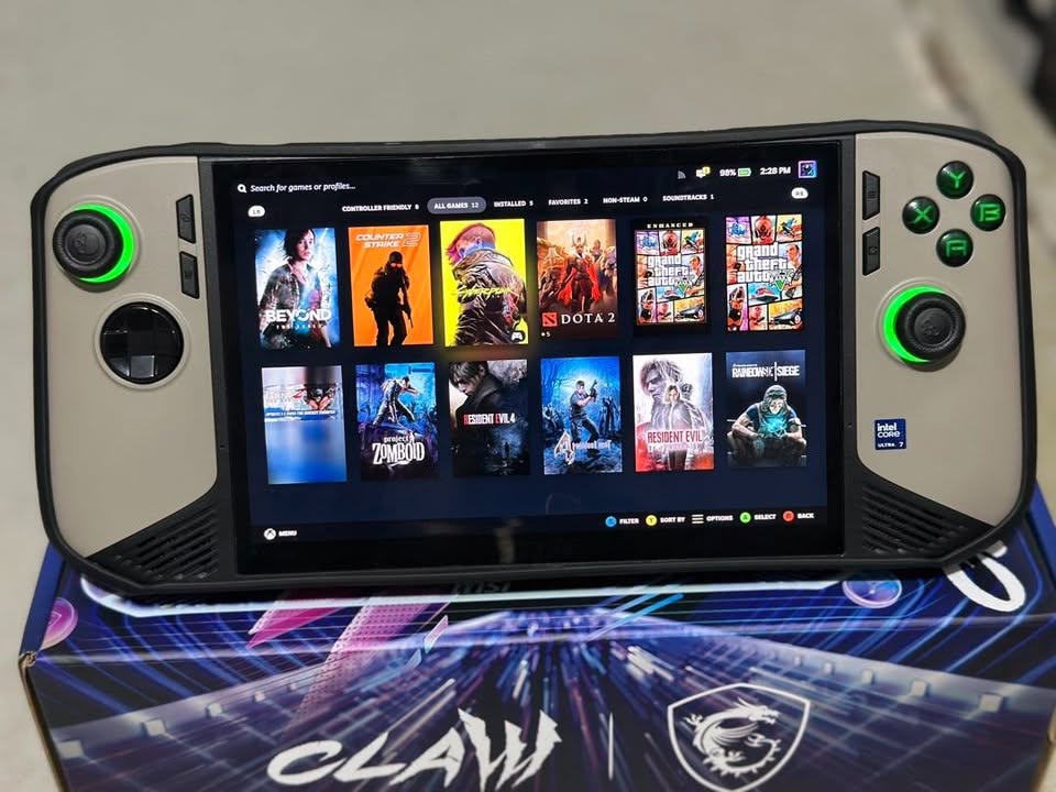 MSI Claw 8 AI+ A2VM - Pre-Owned gallery thumbnail